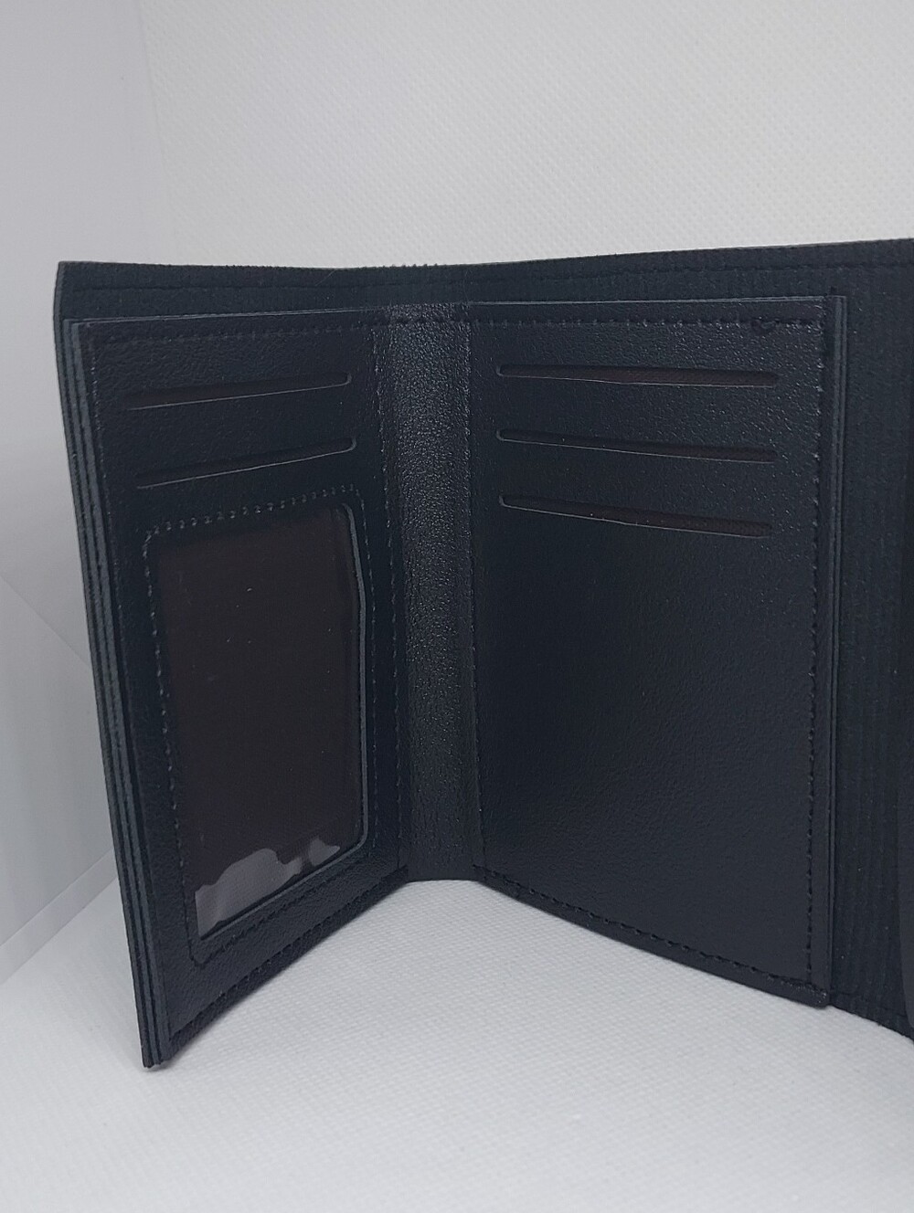 Wallet Faux Leather With Heart Snap Closure Black NWT - Picture 4 of 6